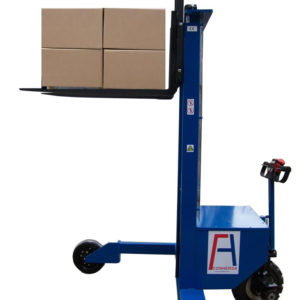 Elektrische terreinstapelaar