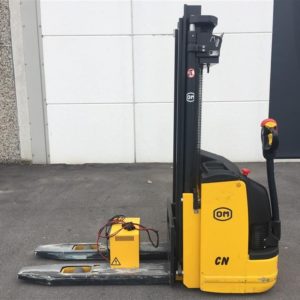 Gerbeur électrique d'occasion, OM CN14 Tx454