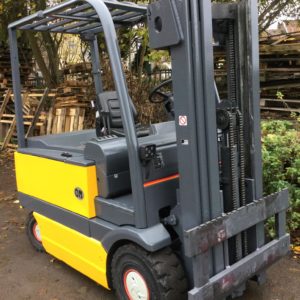 Chariot élévateur électrique occasion OM FASE 30